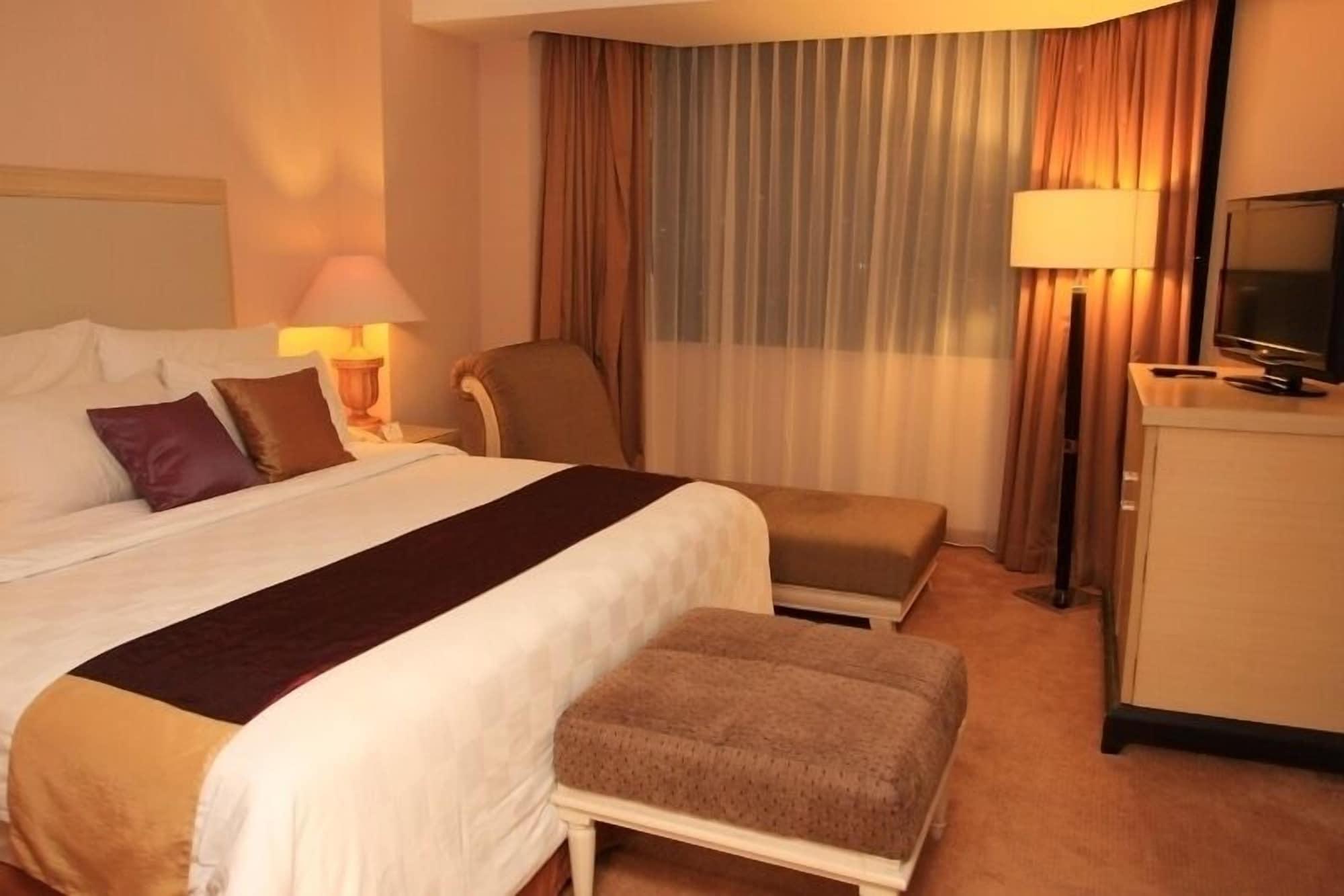 Hotel Gran Puri Manado Extérieur photo