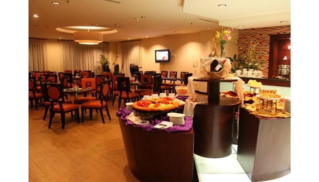 Hotel Gran Puri Manado Extérieur photo