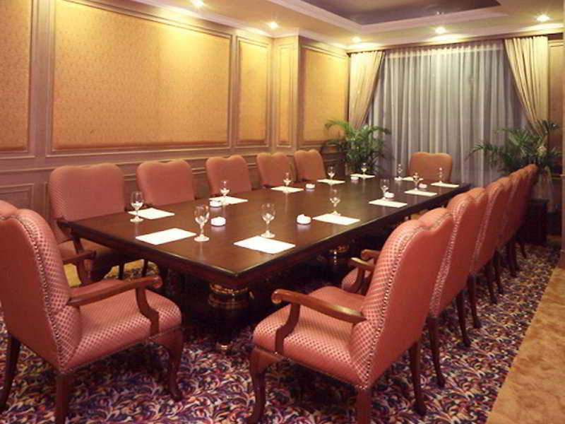 Hotel Gran Puri Manado Extérieur photo